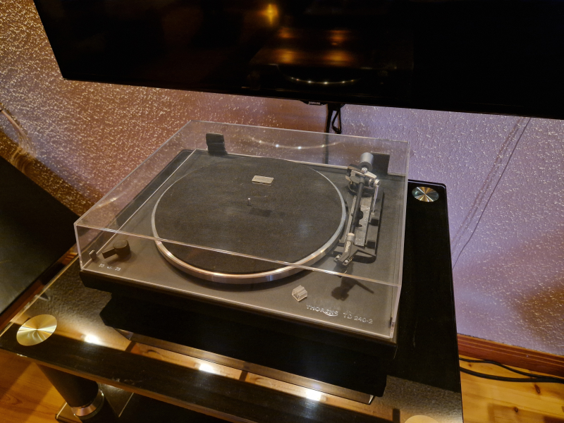 Thorens TD240-2 Thorens TD240-2 - Bild 2 av 2