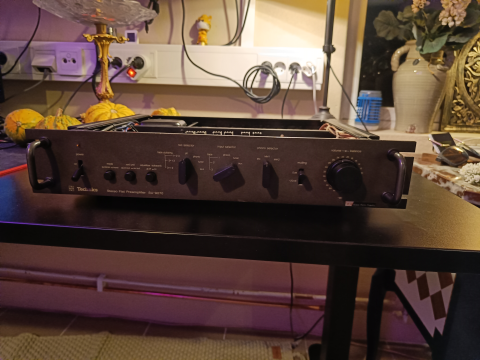 Technics SU-9070 preamplifier