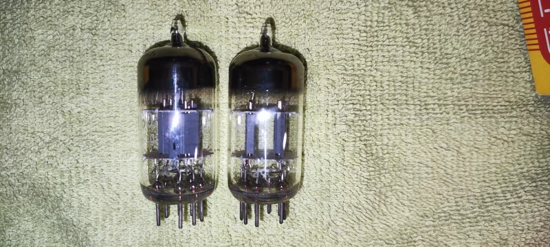 Machat par Philips Miniwatt ECC81 NOS 50 tale unikt tillf&auml;lle! - Bild 4 av 7