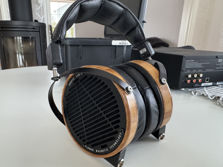 Audeze LCD2