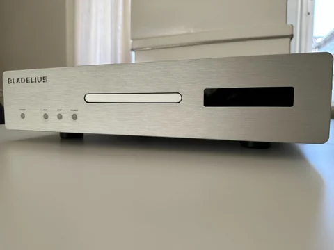 Bladelius Syn CD - balanserade utgångar