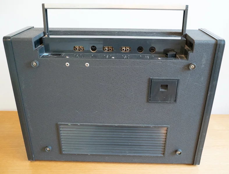 Revox A77 - 2-sp&aring;rs rullbandspelare i v&auml;ska med h&ouml;gtalare - Bild 4 av 5