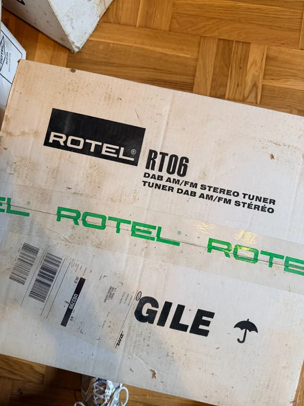 Rotel RT-06 AM/FM/DAB tuner – originalkartong Rotel RT-06 AM/FM/DAB tuner – originalkartong - Bild 2 av 5