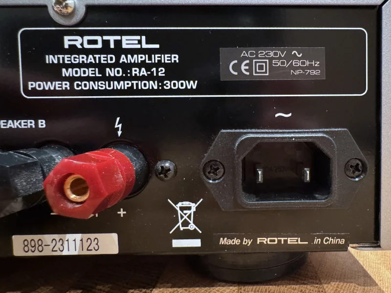 Rotel RA-12 (Silverf&auml;rgad) - Bild 4 av 6