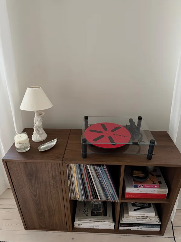 Transparent vinylspelare i svart - Bild 7 av 12