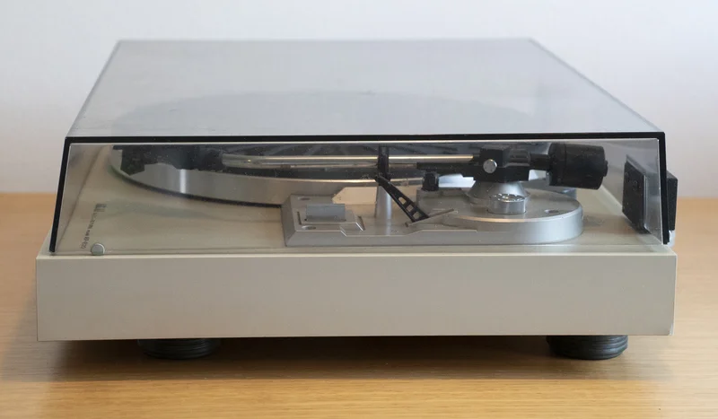 Akai AP-B20 Halvautomatisk skivspelare - Kuva 4 / 6