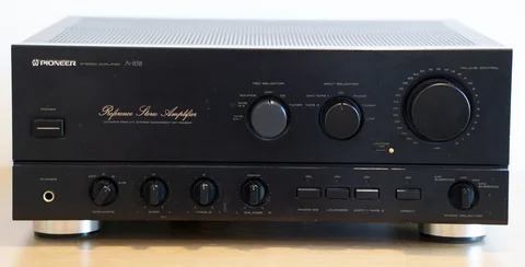 Pioneer A-858 Stereo Integrated Amplifier (1989-90)