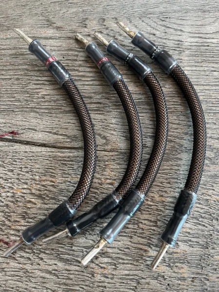 Wireworld jumpers - Bild 1 av 1