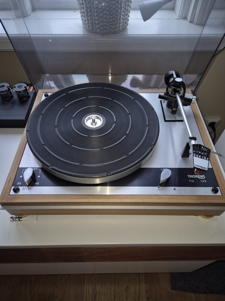 Thorens TD 145