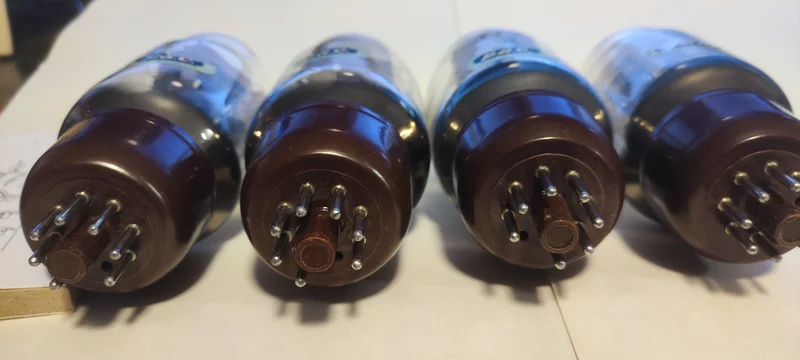 GEC KT66 4 matchade rör från från 60 talet testar som nya i rör provare!! GEC KT66 4 matchade rör från från 60 talet testar som nya i rör provare!! - Bild 4 av 4