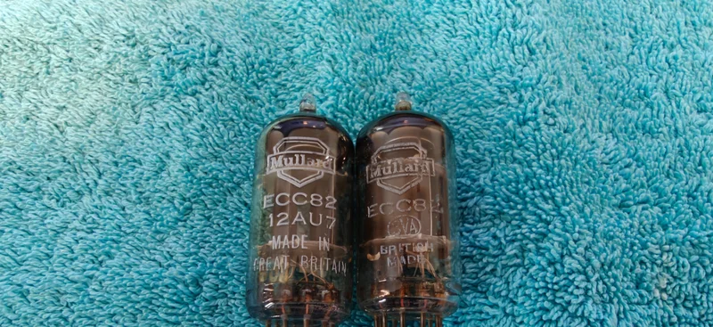 Matchat par Mullard ECC 82 &aring;r 60/61. - Bild 1 av 3