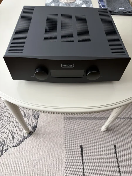 Hegel h390 - Bild 1 av 1