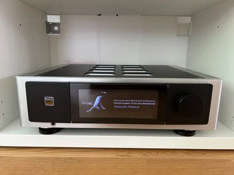 NAD M33