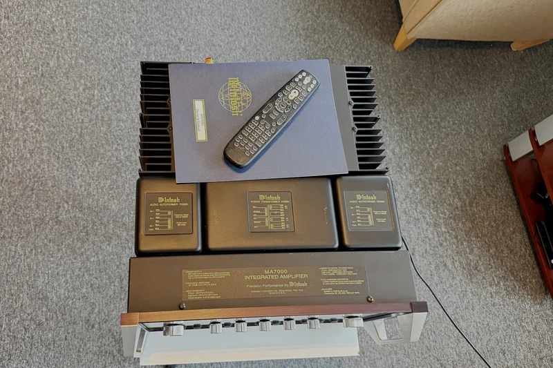 McIntosh-MA7000 - Begagnad förstärkare McIntosh-MA7000 - Begagnad förstärkare - Bild 3 av 3