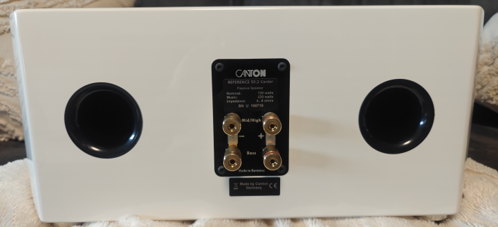 Canton Reference 50.2 vit center bytes mot svart.