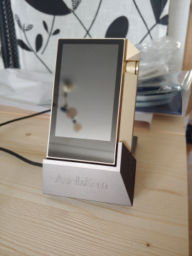 Astell & Kern AK240 DAP med ställ och cd-ripper