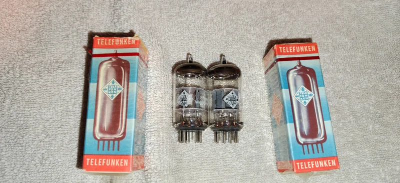 Fabriksmatchat par NOS Telefunken ECC 81 samma kod! Tillverkade 1963! - Bild 1 av 5