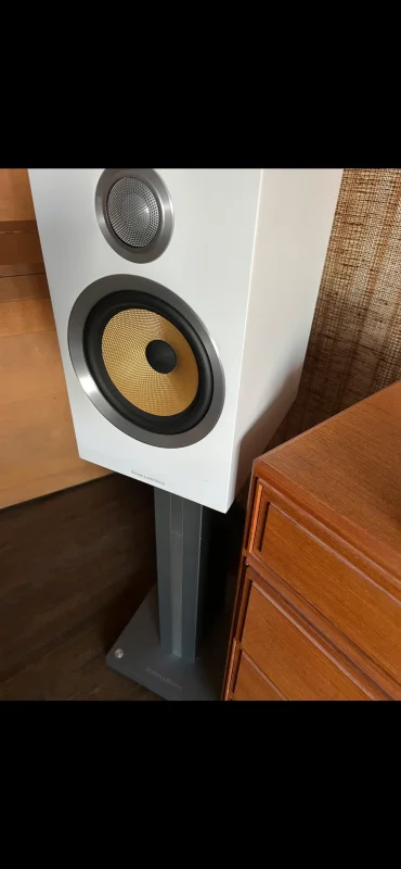 Bowers&Wilkins mycket fina högtalare med stativ. Bowers&Wilkins mycket fina högtalare med stativ. - Bild 4 av 7