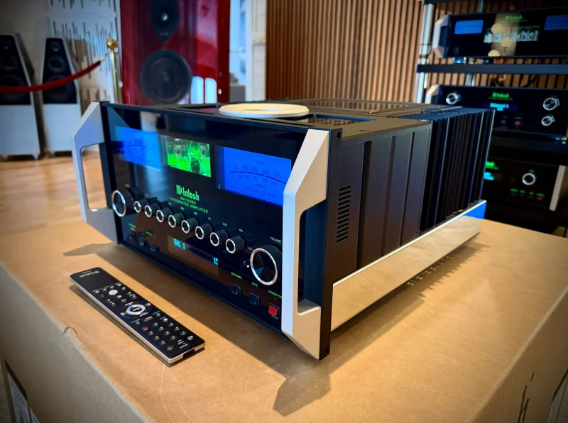 McIntosh MA12000 - Demoex McIntosh MA12000 - Demoex - Bild 2 av 4