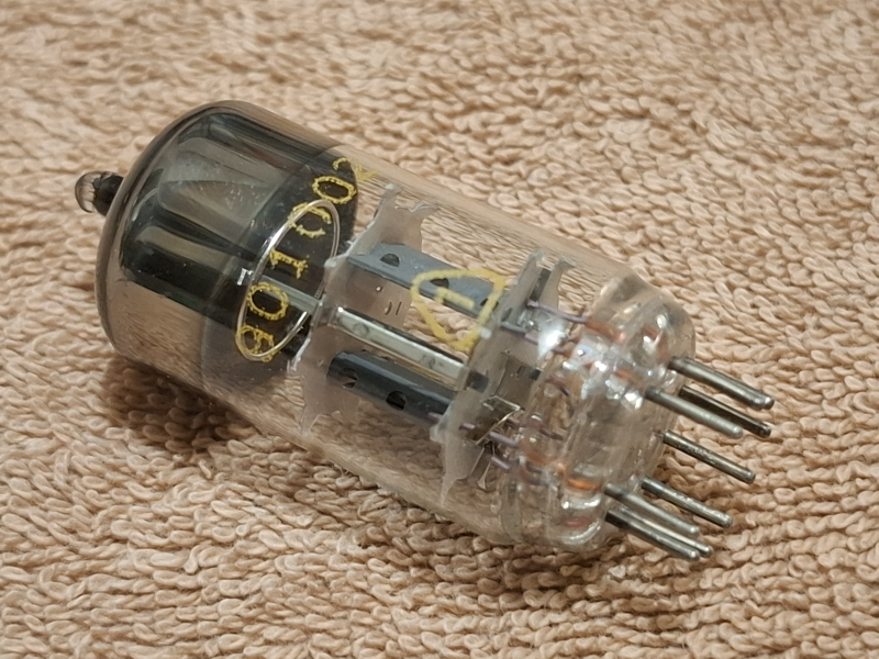 ECC83 (12AX7) RFT (Östtyskland) NOS 70 tal Radiorör ECC83 (12AX7) RFT (Östtyskland) NOS 70 tal Radiorör - Bild 3 av 6