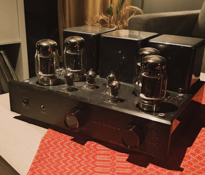 Cayin cs-55a med electro harmonix kt88 rör - Bild 1 av 2