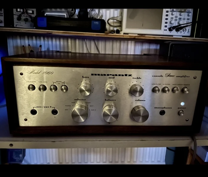 Marantz 1060 med tr&auml;kabinett, nyservad. - Bild 6 av 7