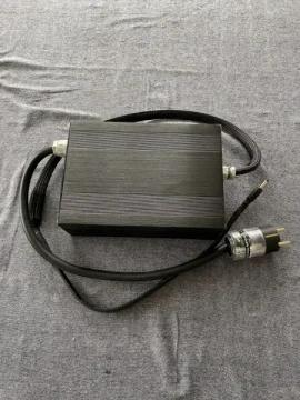 LINJÄRT NÄTAGGREGAT 20 V 3A