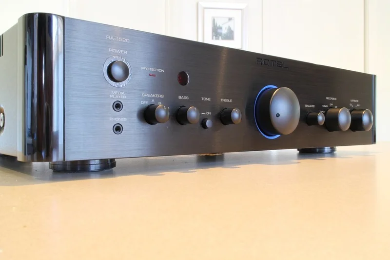 Rotel RA-1520 i toppskick - Bild 1 av 6