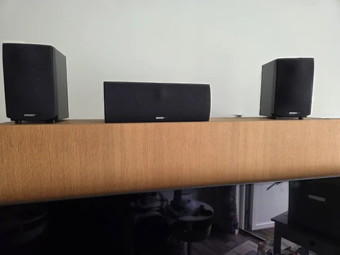 Energy högtalasystem och surround förstärkare Sony.