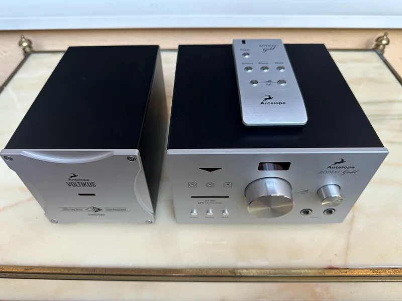 Antelope Zodiac Gold DAC/försteg med Voltikus PSU Antelope Zodiac Gold DAC/försteg med Voltikus PSU - Bild 1 av 8