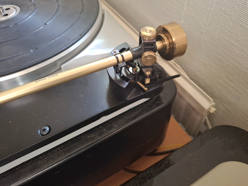 Thorens TD 124 i toppskick - Bild 2 av 2