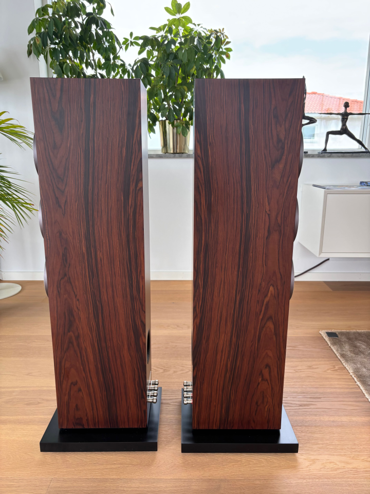 Bowers & Wilkins 704 s3