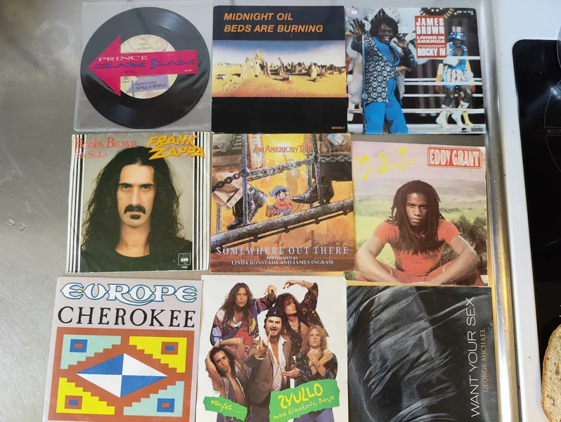 Vinylskivor s&auml;ljes i v&auml;ldigt gott skick - Bild 27 av 37