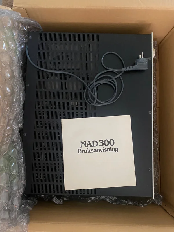 NAD Model 300 NAD Model 300 - Bild 2 av 7