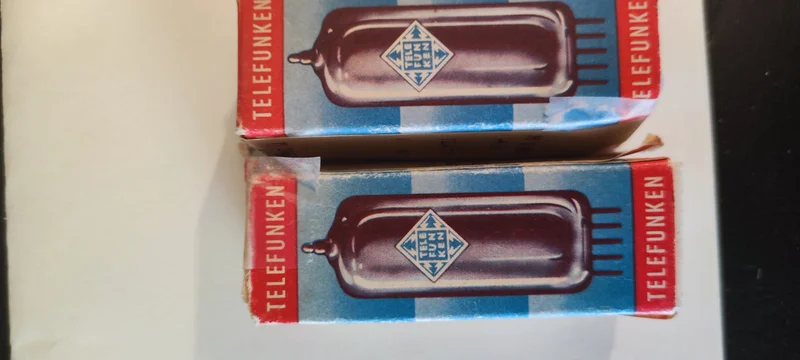 Matchat par Telefunken ECC81 (NOS) med 45-graders "O" getter - Bild 2 av 7
