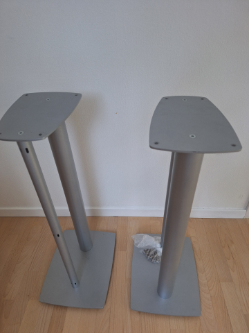 Linn Katan stativ i silver - Bild 1 av 1