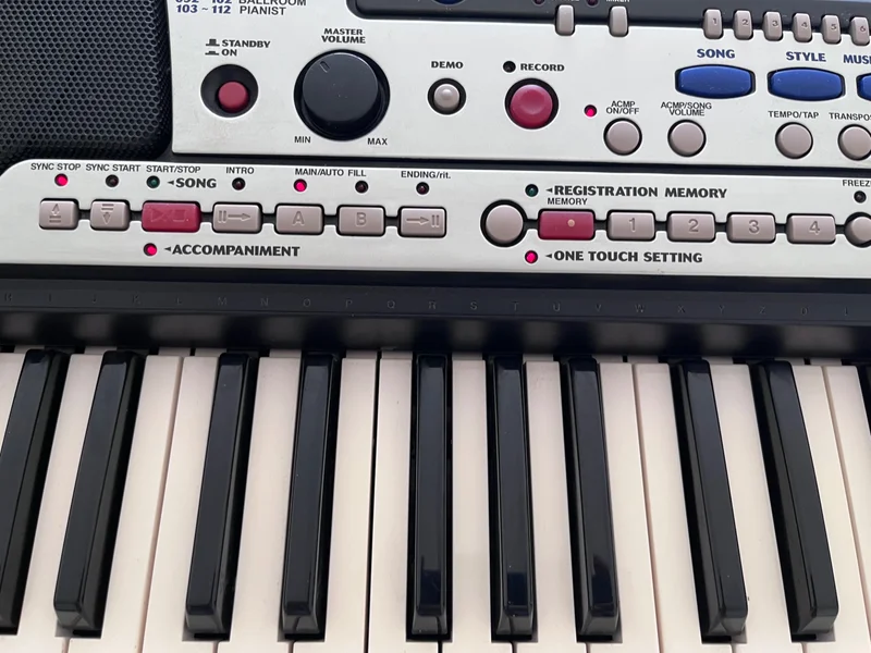 Yamaha PSR-550 PortaTone med stativ & notställ Yamaha PSR-550 PortaTone med stativ & notställ - Image 5 of 6