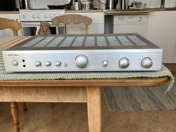 Rotel A 10 - Bild 1 av 1