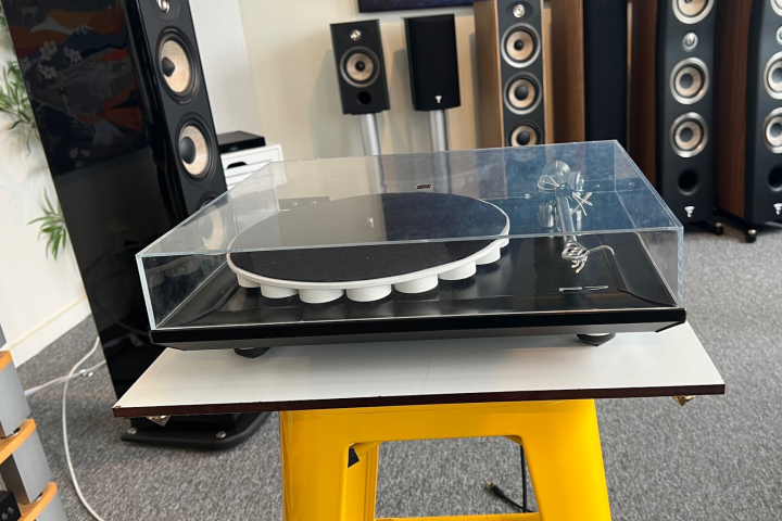 Rega P7 med RB1000 - Begagnad skivspelare