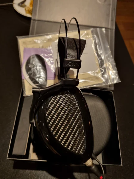 Dan Clark Aeon 2 Noire (Closed) Dan Clark Aeon 2 Noire (Closed) - Bild 1 av 5