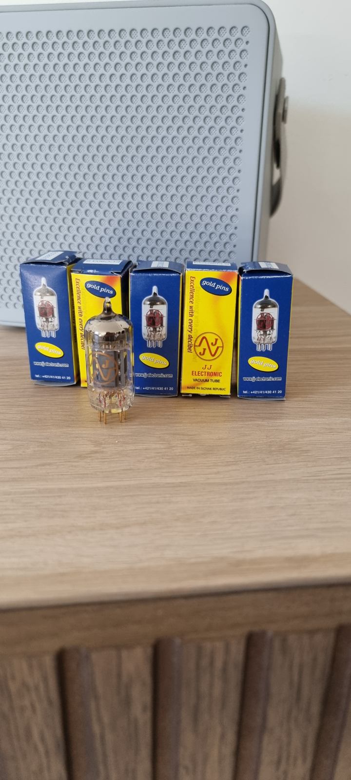 Radiorör, nya och gamla.