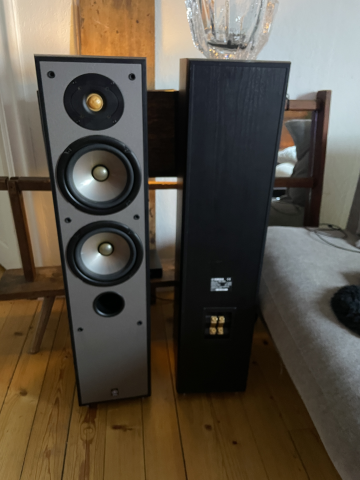Yamaha NS-300 