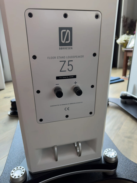Borresen Z5 Louspeakers w/ Townshend Isolation Base (Pair, Matte White)