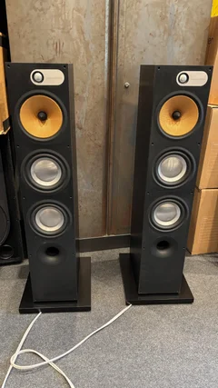 B&W 683s1 Golvh&ouml;gtalare