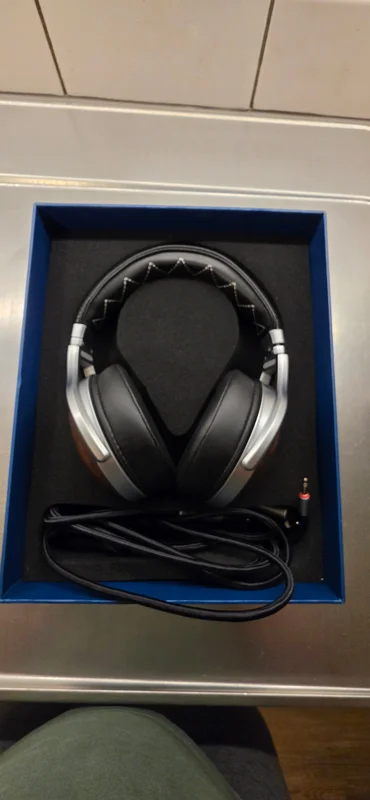 Denon AH-D7200 &ndash; Referensh&ouml;rlurar i valn&ouml;t (Nyskick) - Image 3 of 9