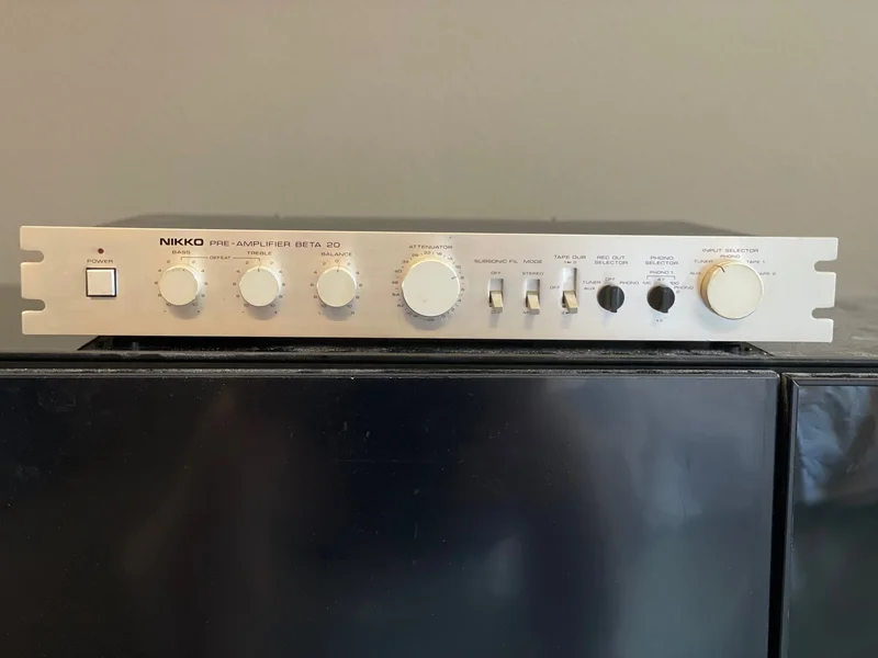 Nikko Pre-Amplifier Beta 20 - Bild 1 av 2