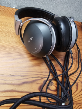 Denon AH-D2000