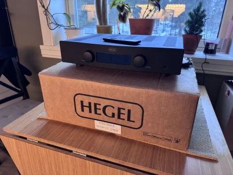Hegel H90 med innebygd DAC og streamer