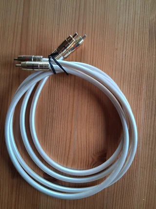 Säljer  1 par Atlas Element OFC RCA kabler 1m