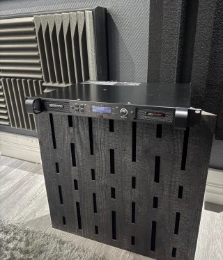 Lab Gruppen IPD2400, otroligt bra välljud.